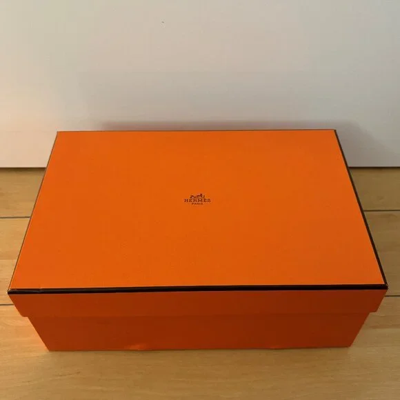 Hermes empty shoe box with ribbon - Picture 2 of 10